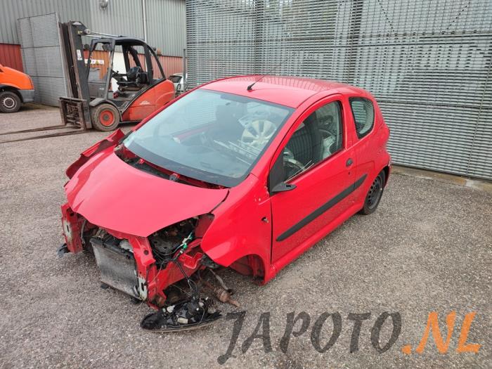 Toyota Aygo 1.0 12V VVT-i Sloopvoertuig (2008, Rood)