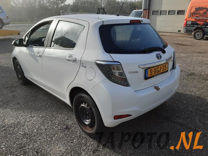 Toyota Yaris III 1.5 16V Hybrid Sloopvoertuig (2014, Wit)