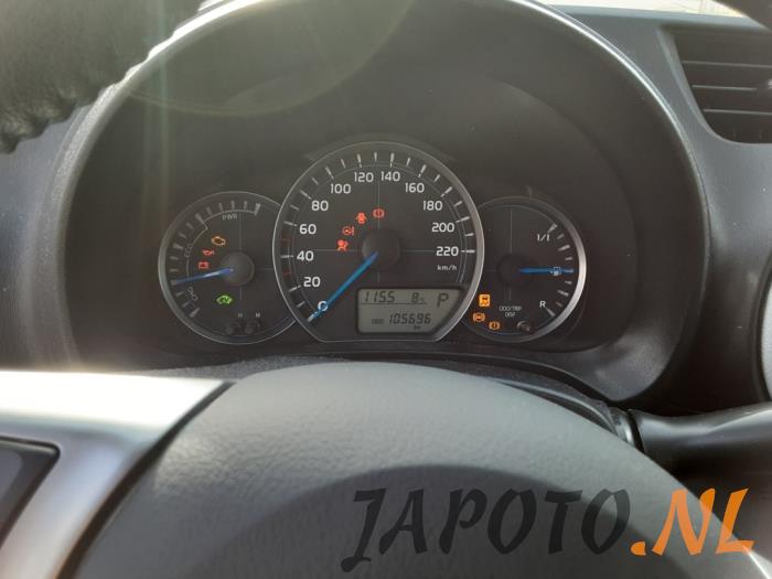 Toyota Yaris III 1.5 16V Hybrid Sloopvoertuig (2014, Wit)