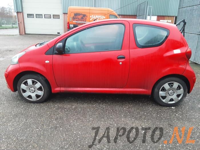 Toyota Aygo 1.0 12V VVT-i Sloopvoertuig (2008, Rood)