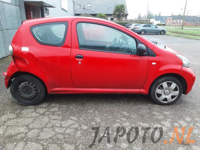 Toyota Aygo 1.0 12V VVT-i Sloopvoertuig (2008, Rood)