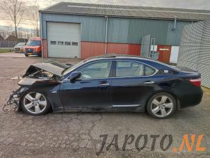 Lexus LS 460 4.6 32V VVT-i Sloopvoertuig (2007, Blauw)