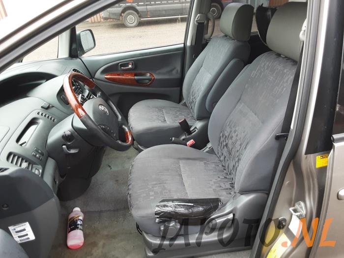 Toyota Previa 2.4i 16V VVT-i Sloopvoertuig (2004, Grijs)