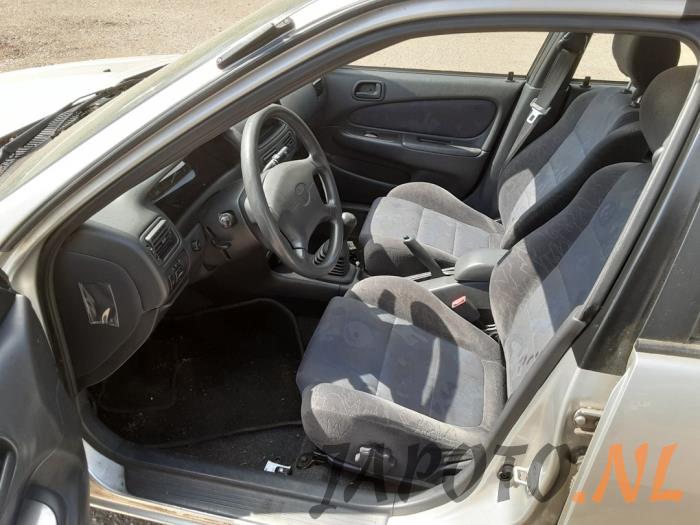 Toyota Corolla 1.6 16V Sloopvoertuig (1999, Grijs)