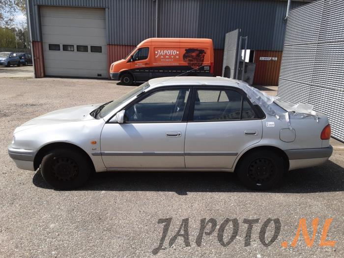 Toyota Corolla 1.6 16V Sloopvoertuig (1999, Grijs)