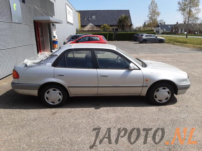Toyota Corolla 1.6 16V Sloopvoertuig (1999, Grijs)