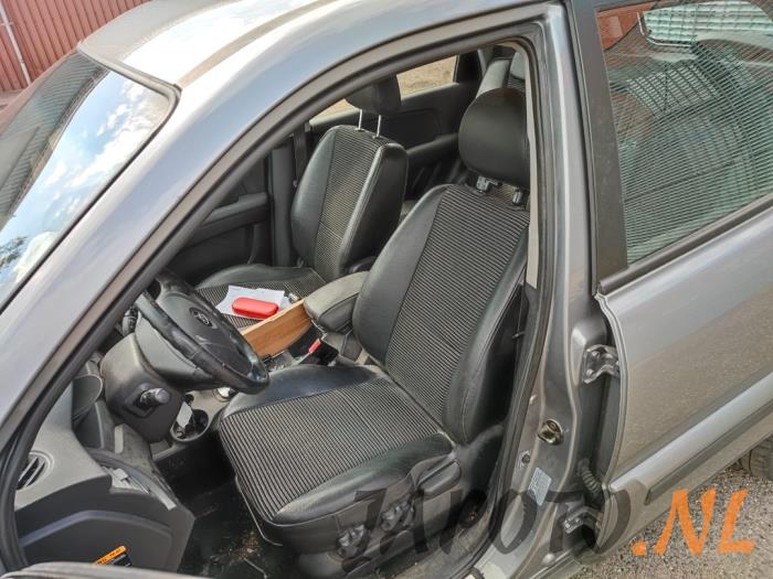 Kia Sportage 2.7 V6 24V 4x4 Sloopvoertuig (2005, Grijs)