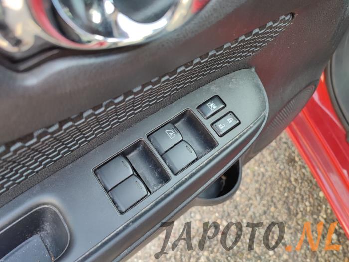 Nissan Note 1.5 dCi 90 Sloopvoertuig (2015, Rood)
