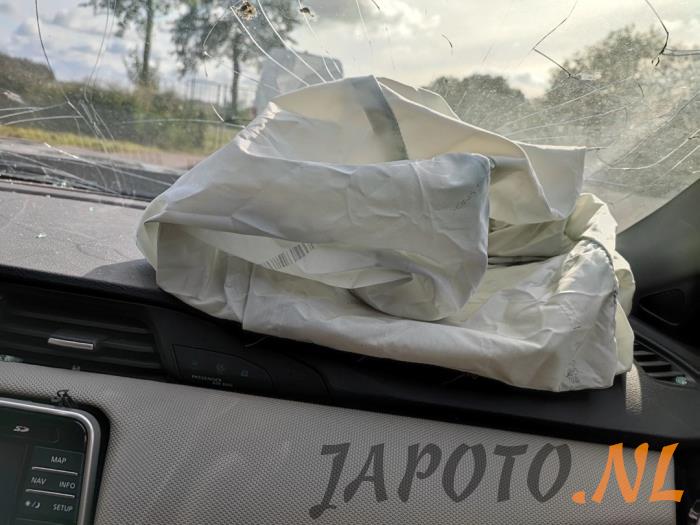 Nissan Micra 0.9 IG-T 12V Sloopvoertuig (2017, Zwart)