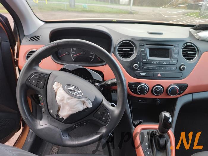 Hyundai i10 1.2 16V Sloopvoertuig (2016, Oranje)
