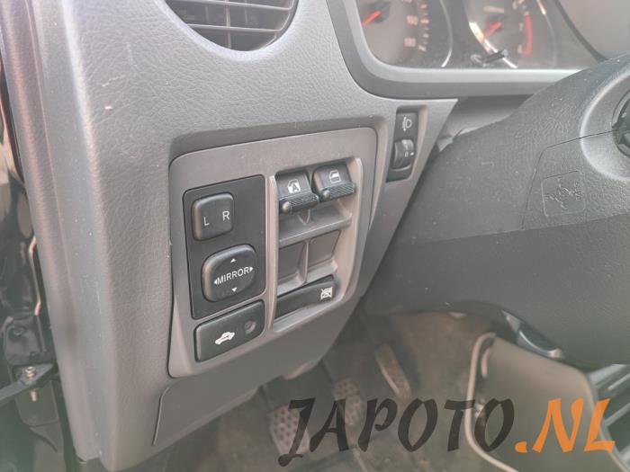 Daihatsu Cuore 1.0 12V DVVT Sloopvoertuig (2003, Zwart)