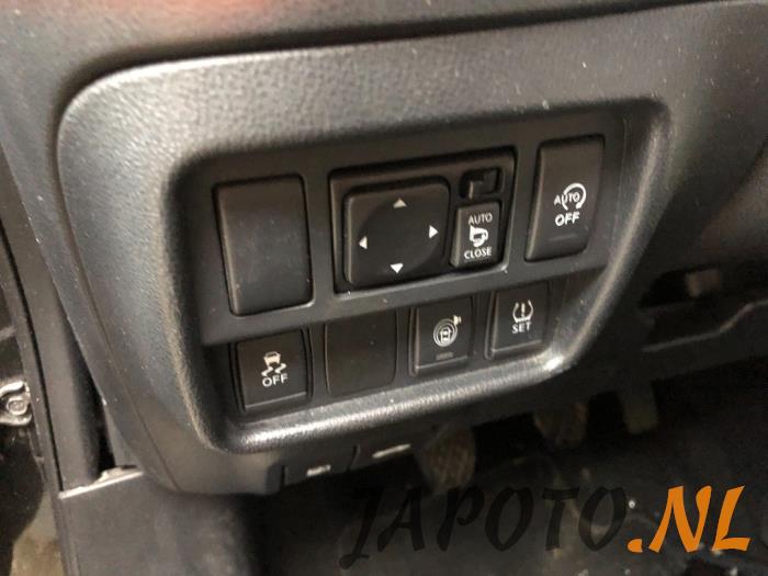 Nissan Juke 1.2 DIG-T 16V Sloopvoertuig (2014, Zwart)