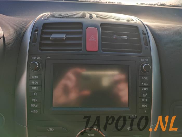 Toyota Auris 1.8 16V HSD Full Hybrid Sloopvoertuig (2011, Wit)