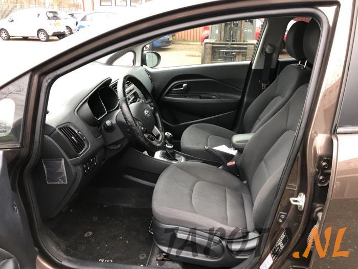 Kia Rio III 1.1 CRDi VGT 12V Sloopvoertuig (2012, Bruin)