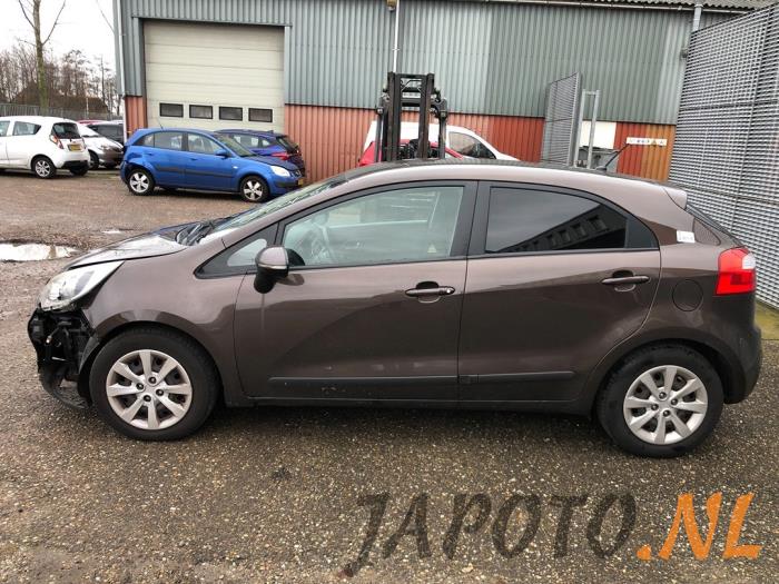 Kia Rio III 1.1 CRDi VGT 12V Sloopvoertuig (2012, Bruin)