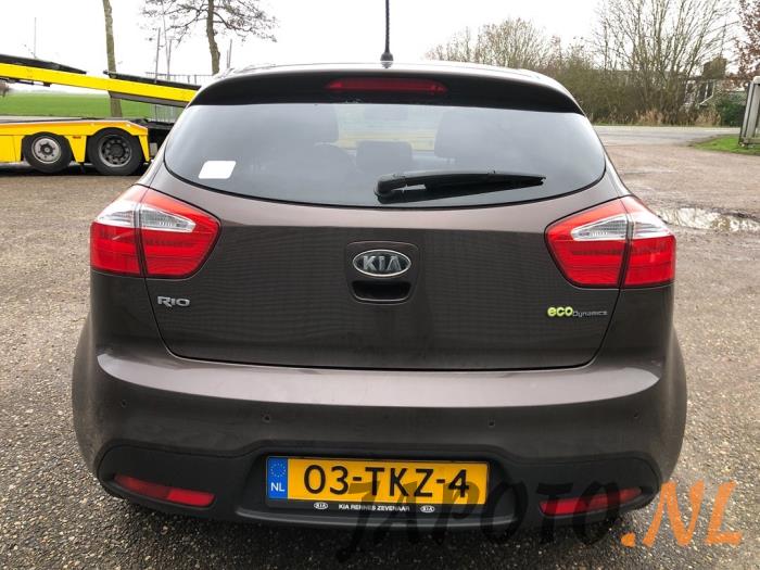 Kia Rio III 1.1 CRDi VGT 12V Sloopvoertuig (2012, Bruin)