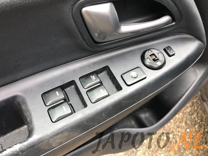 Kia Rio III 1.1 CRDi VGT 12V Sloopvoertuig (2012, Bruin)