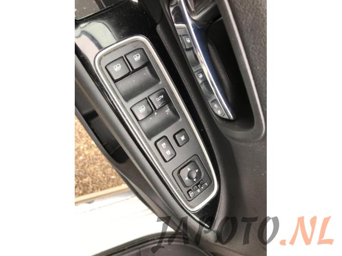 Mitsubishi Outlander 2.0 16V PHEV 4x4 Sloopvoertuig (2018, Wit)