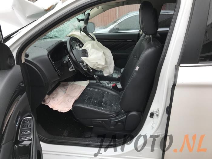 Mitsubishi Outlander 2.0 16V PHEV 4x4 Sloopvoertuig (2018, Wit)