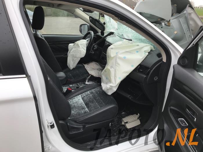 Mitsubishi Outlander 2.0 16V PHEV 4x4 Sloopvoertuig (2018, Wit)