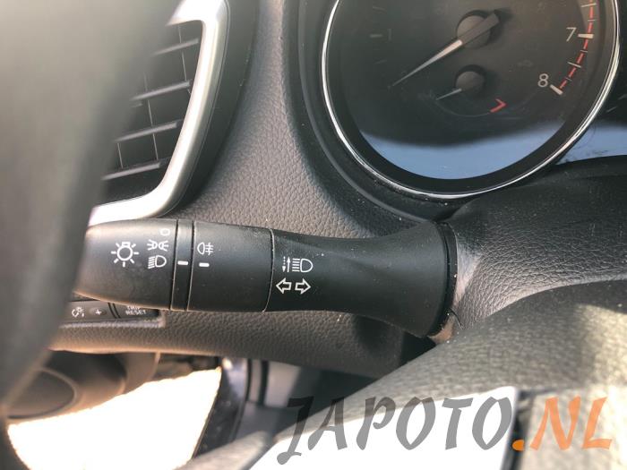 Nissan Qashqai 1.2 DIG-T 16V Sloopvoertuig (2015)