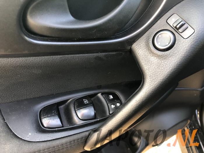 Nissan Qashqai 1.2 DIG-T 16V Sloopvoertuig (2015)