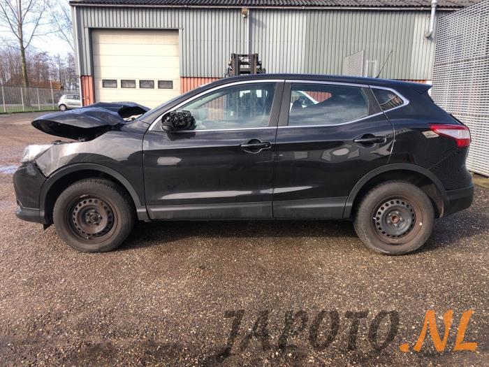 Nissan Qashqai 1.2 DIG-T 16V Sloopvoertuig (2015)