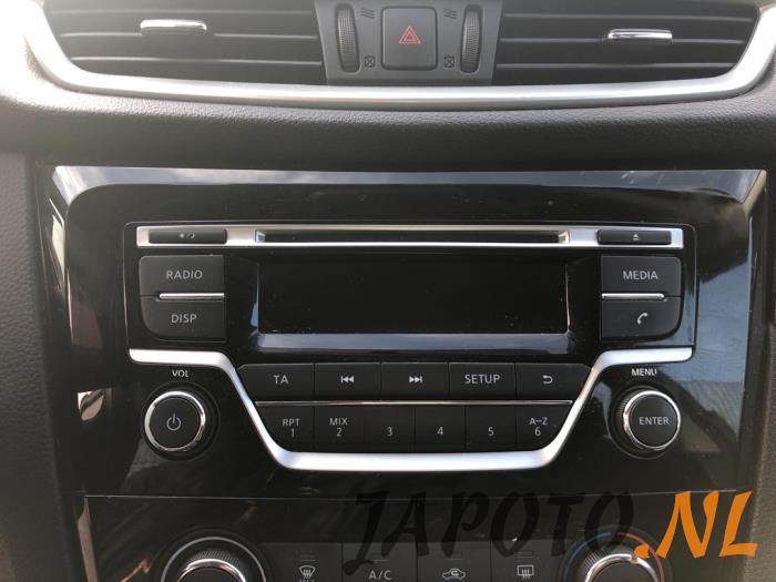 Nissan Qashqai 1.2 DIG-T 16V Sloopvoertuig (2015)