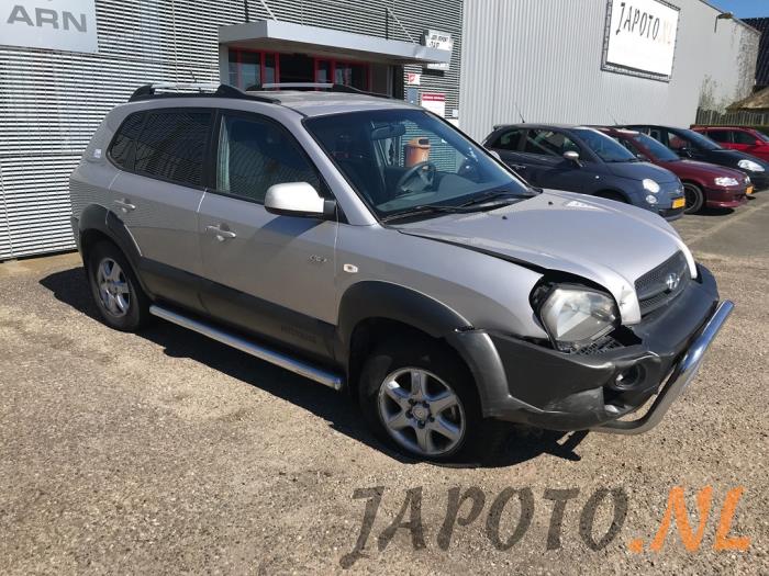 Hyundai Tucson 2.0 16V CVVT 4x4 Sloopvoertuig (2005, Grijs)