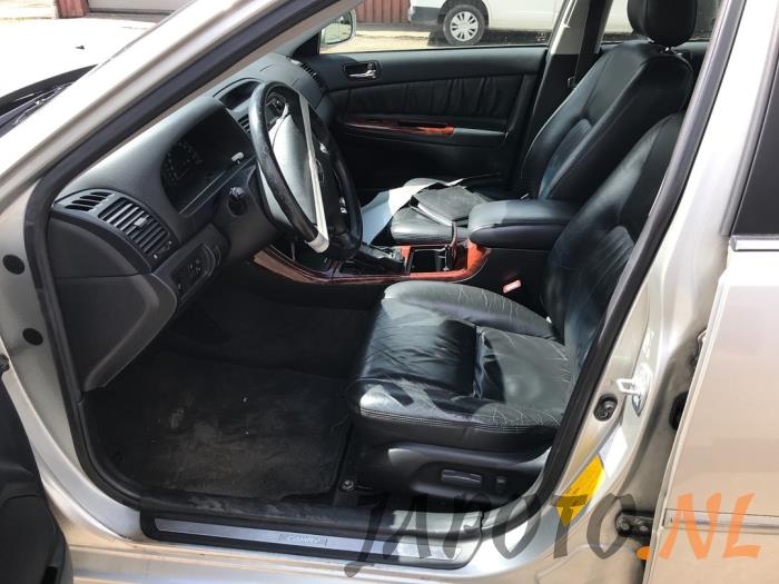 Toyota Camry 2.4i 16V VVT-i Sloopvoertuig (2003, Grijs)