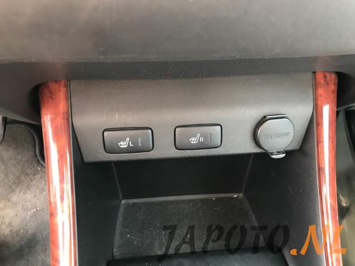 Toyota Camry 2.4i 16V VVT-i Sloopvoertuig (2003, Grijs)