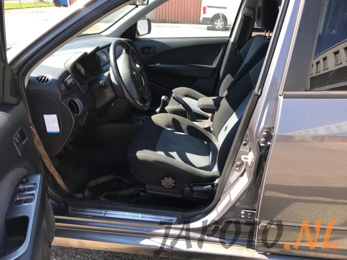 Mitsubishi Outlander 2.0 16V 4x2 Sloopvoertuig (2007, Grijs)