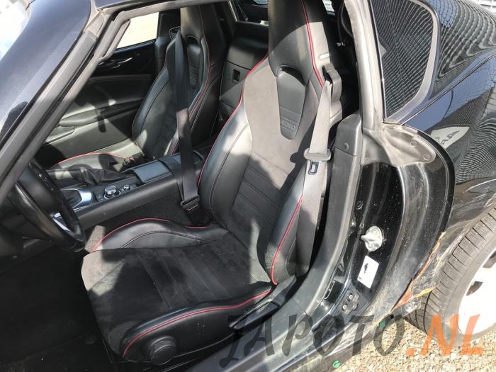 Mazda MX-5 RF 2.0 SkyActiv G-160 16V Sloopvoertuig (2018, Metallic, Zwart)