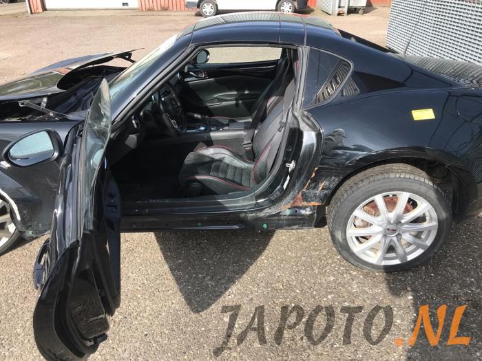Mazda MX-5 RF 2.0 SkyActiv G-160 16V Sloopvoertuig (2018, Metallic, Zwart)