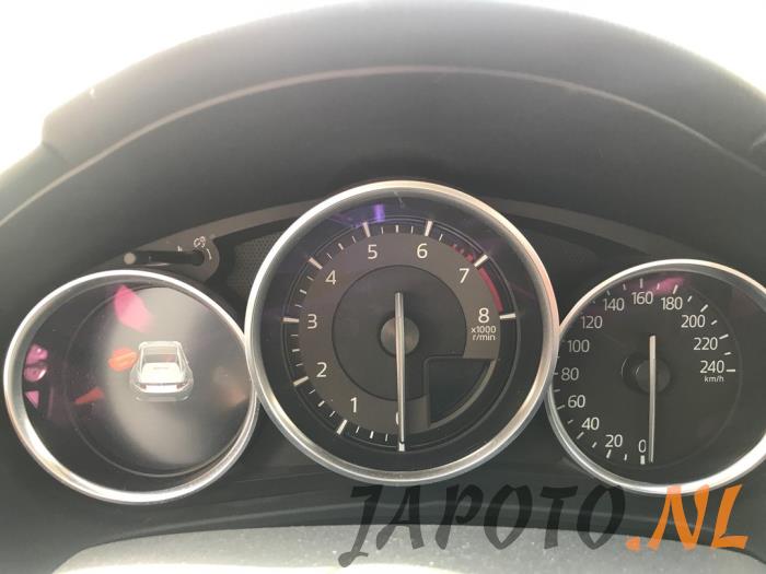 Mazda MX-5 RF 2.0 SkyActiv G-160 16V Sloopvoertuig (2018, Metallic, Zwart)