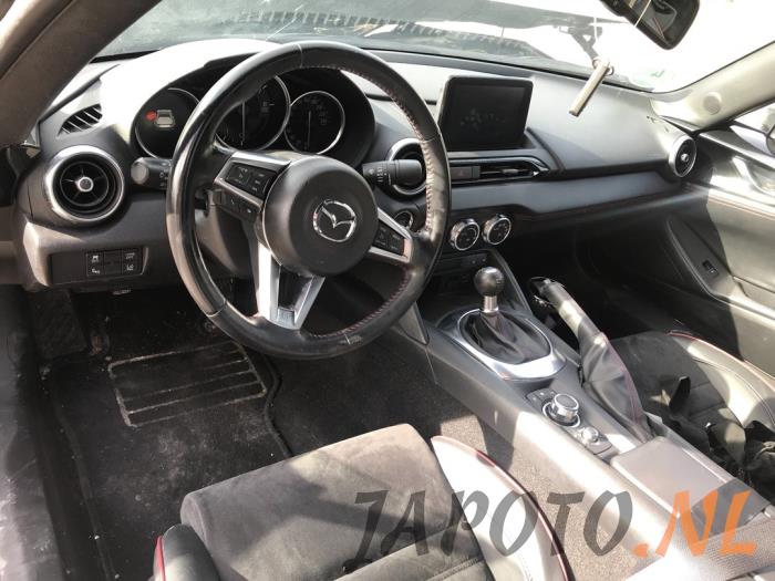 Mazda MX-5 RF 2.0 SkyActiv G-160 16V Sloopvoertuig (2018, Metallic, Zwart)