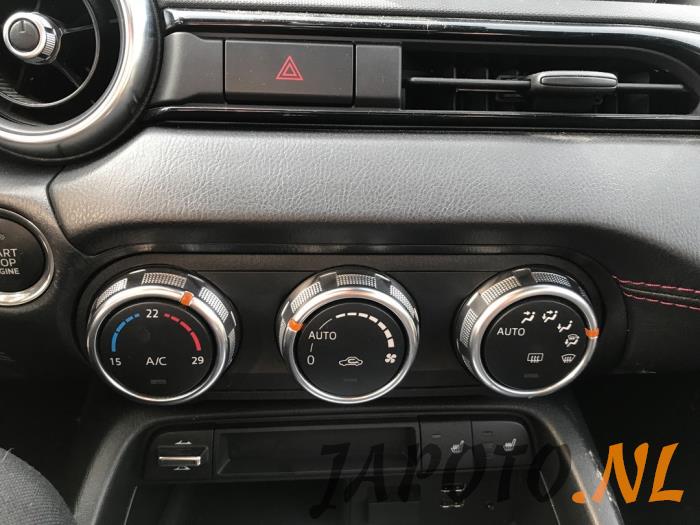 Mazda MX-5 RF 2.0 SkyActiv G-160 16V Sloopvoertuig (2018, Metallic, Zwart)