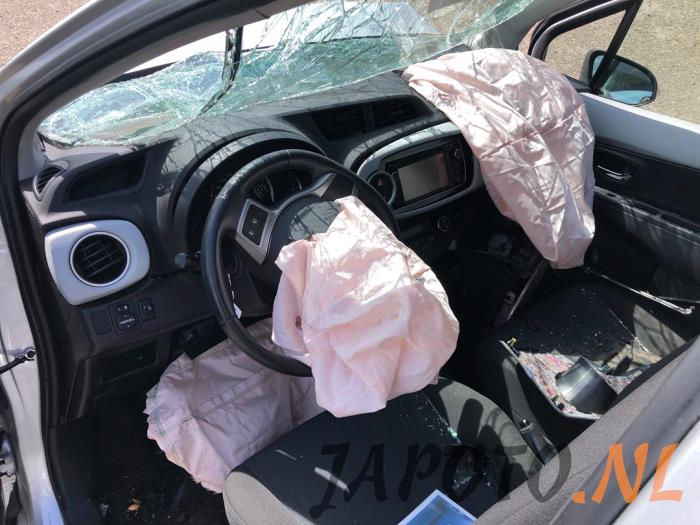 Toyota Yaris III 1.5 16V Hybrid Sloopvoertuig (2012, Grijs)