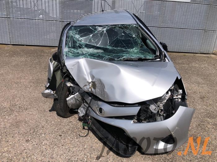 Toyota Yaris III 1.5 16V Hybrid Sloopvoertuig (2012, Grijs)