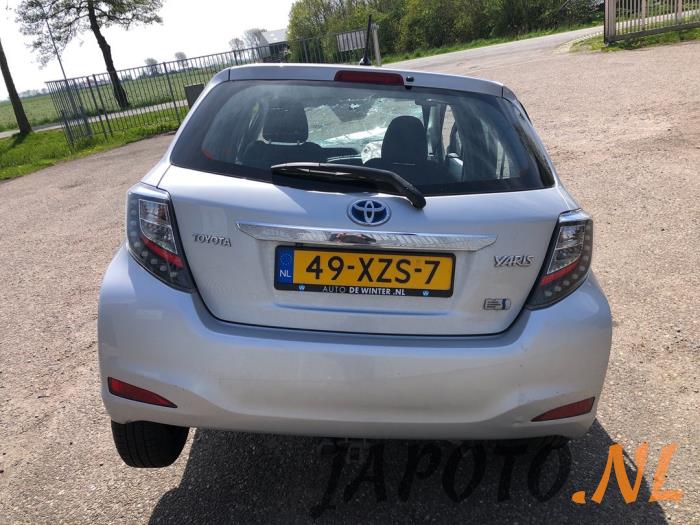 Toyota Yaris III 1.5 16V Hybrid Sloopvoertuig (2012, Grijs)