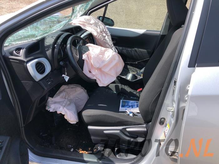 Toyota Yaris III 1.5 16V Hybrid Sloopvoertuig (2012, Grijs)