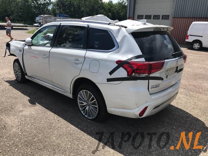 Mitsubishi Outlander 2.4 16V PHEV 4x4 Sloopvoertuig (2020, Wit)