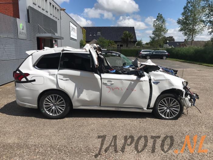 Mitsubishi Outlander 2.4 16V PHEV 4x4 Sloopvoertuig (2020, Wit)