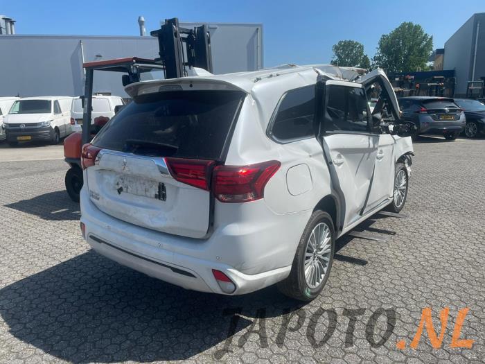 Mitsubishi Outlander 2.4 16V PHEV 4x4 Sloopvoertuig (2020, Wit)