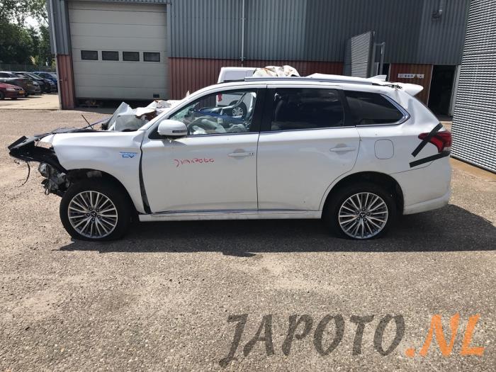 Mitsubishi Outlander 2.4 16V PHEV 4x4 Sloopvoertuig (2020, Wit)