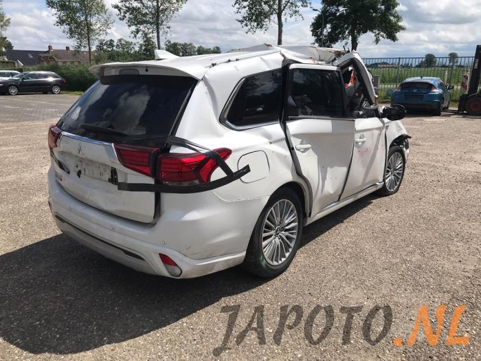 Mitsubishi Outlander 2.4 16V PHEV 4x4 Sloopvoertuig (2020, Wit)