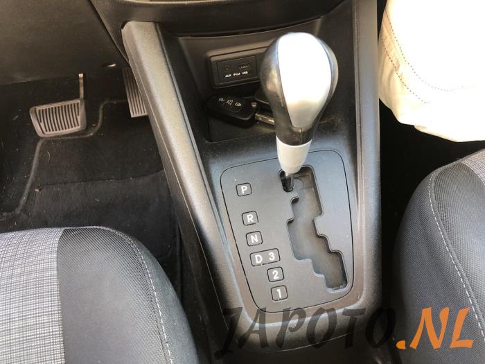 Kia Venga 1.6 CVVT 16V Sloopvoertuig (2011, Zwart)