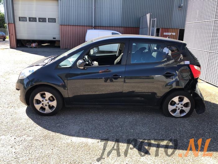 Kia Venga 1.6 CVVT 16V Sloopvoertuig (2011, Zwart)