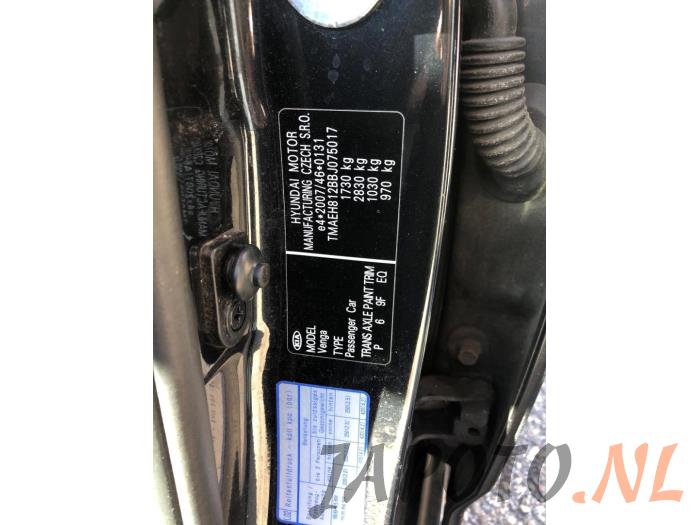 Kia Venga 1.6 CVVT 16V Sloopvoertuig (2011, Zwart)