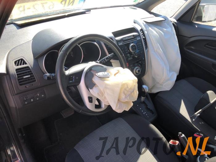 Kia Venga 1.6 CVVT 16V Sloopvoertuig (2011, Zwart)